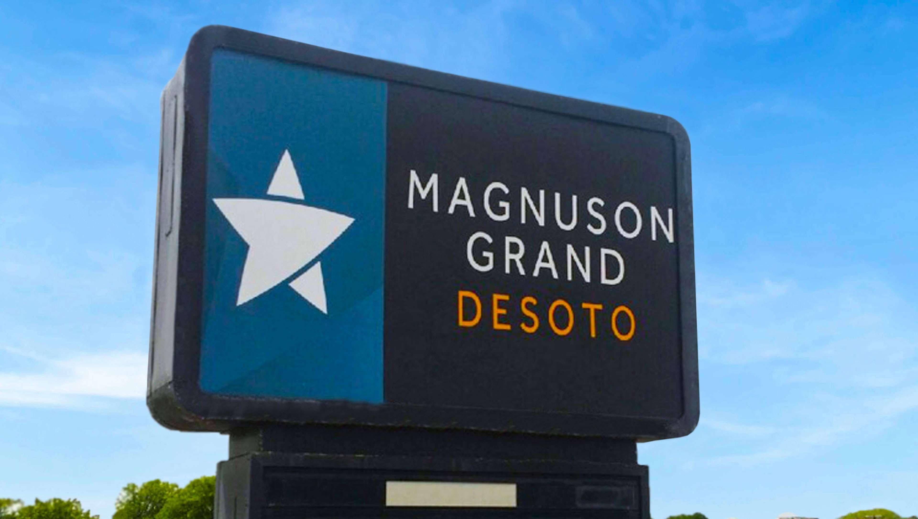 Hotel Magnuson Grand Desoto Exterior foto